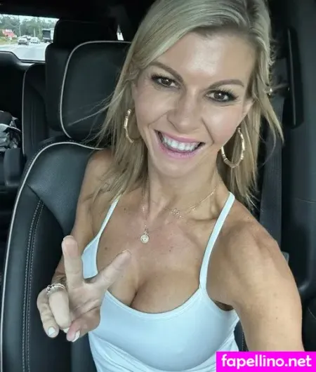 Fit Wife And Mom OnlyFans Thumbnail #i8OwSpWuKQ