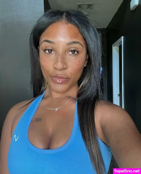 Fitgaragequeen OnlyFans Thumbnail #6uyWEmu7wy