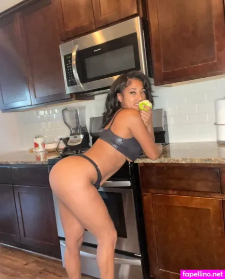 Fitgaragequeen OnlyFans Thumbnail #Zk7UDZg7Ee
