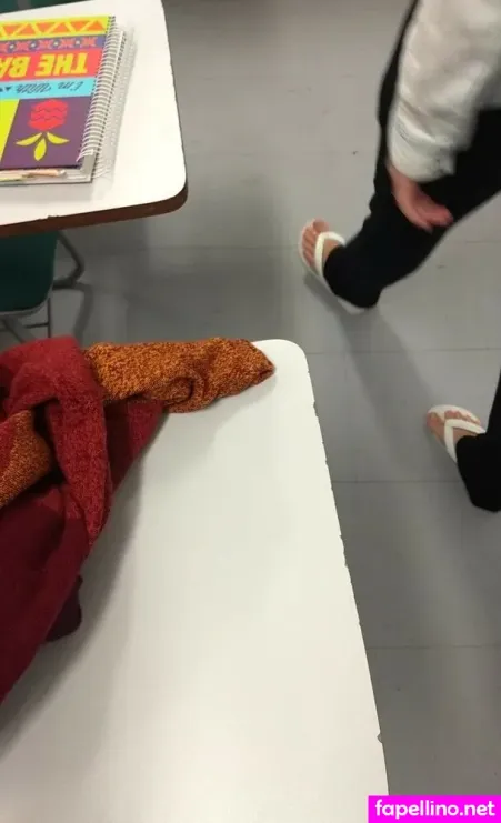 Flagras De Amigas OnlyFans Thumbnail #UHpYMS7zNS