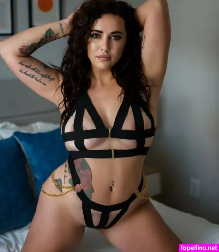 Flamingo Girl Julie OnlyFans Thumbnail #ojUe53bNmU