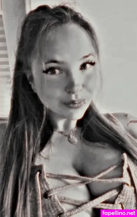 Flashinaa OnlyFans Thumbnail #bM9rBoUoNf