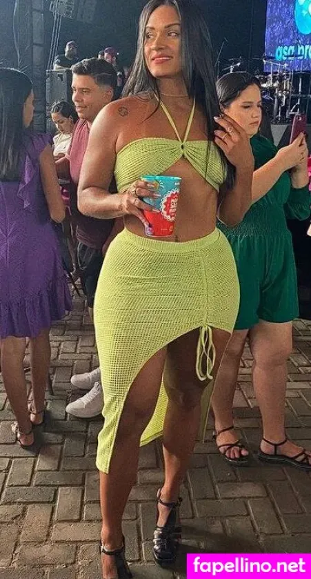 Flavia Lavinea OnlyFans Thumbnail #0BZXyeOOog