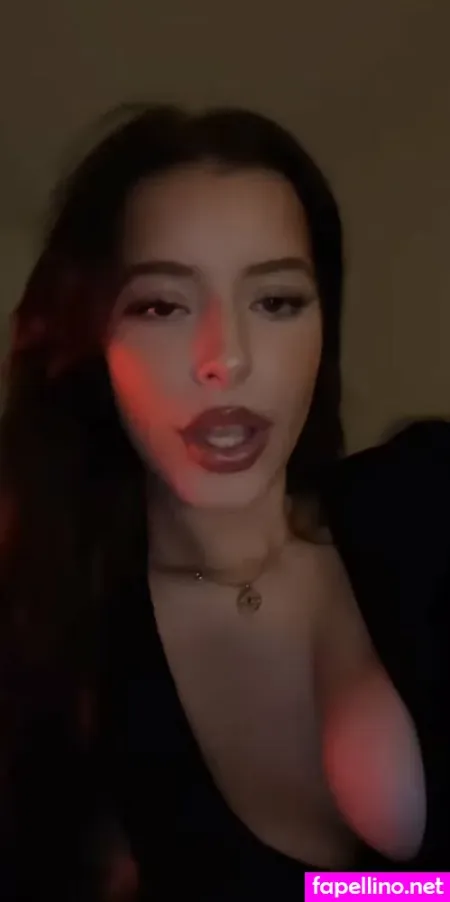 Flaviechl OnlyFans Thumbnail #DoAxW91tYy