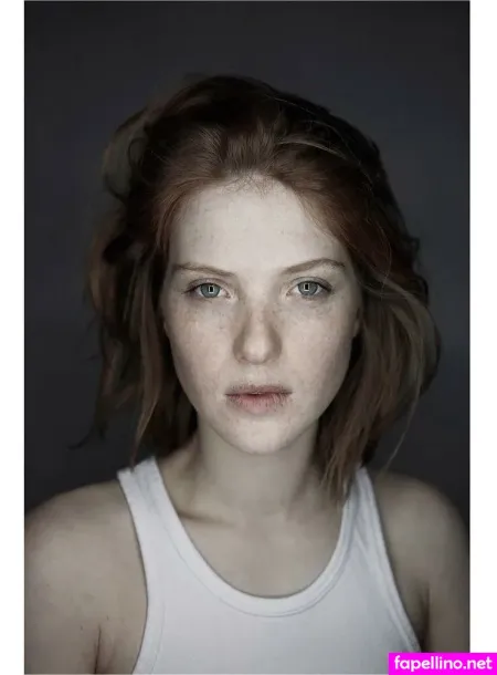 Fleur Geffrier OnlyFans Thumbnail #OqW9e9iTcT