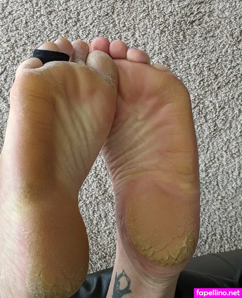 flirtyf33t94, peanutbutterandjellyaddict Nude Leaked OnlyFans Photo #27T992r0J9