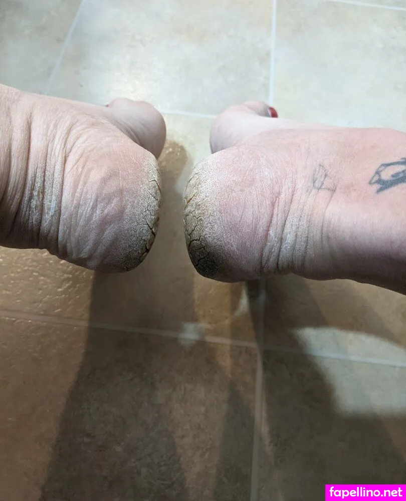 flirtyf33t94, peanutbutterandjellyaddict Nude Leaked OnlyFans Photo #43TClHkEot