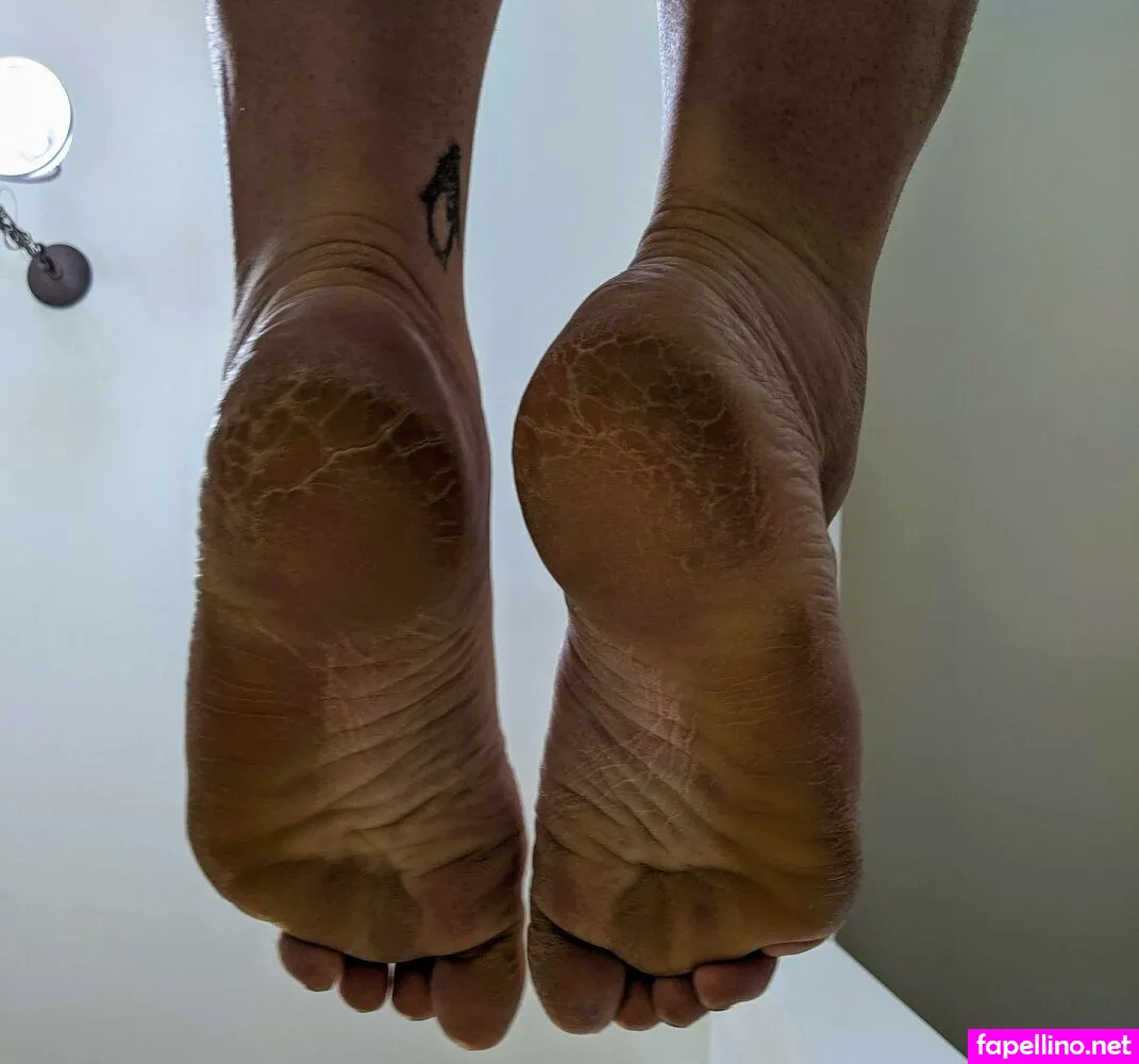 flirtyf33t94, peanutbutterandjellyaddict Nude Leaked OnlyFans Photo #LH0RcRSsu1