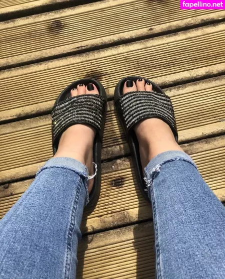 Flirtyfeet1 OnlyFans Thumbnail #YENoBv32fd