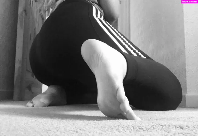 Flirtyfeet1 OnlyFans Thumbnail #bkG6U4doYv