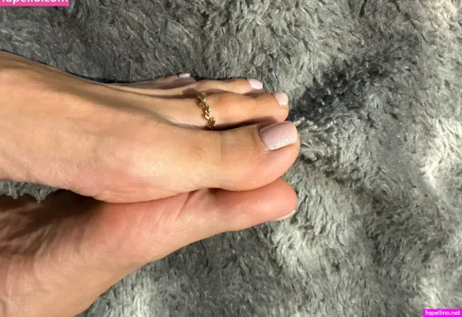 Flirtytoe18 OnlyFans Thumbnail #Fl7OwETBAl