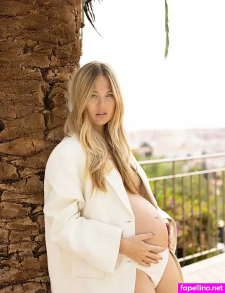 Floortje OnlyFans Thumbnail #tXqkL2gVRL