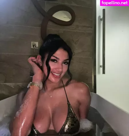 Floppy Abril OnlyFans Thumbnail #t5PRJ5ucYY