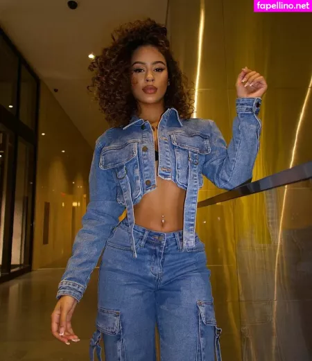 Flor De La Rosa OnlyFans Thumbnail #sIaybXYYd7