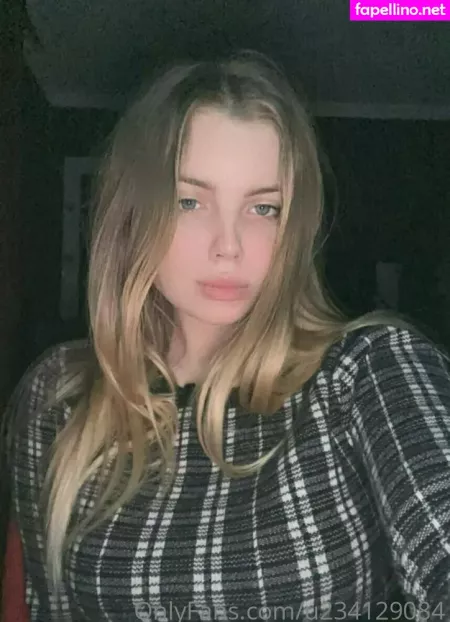 Flora Belll OnlyFans Thumbnail #Pf3Mc9l4V0