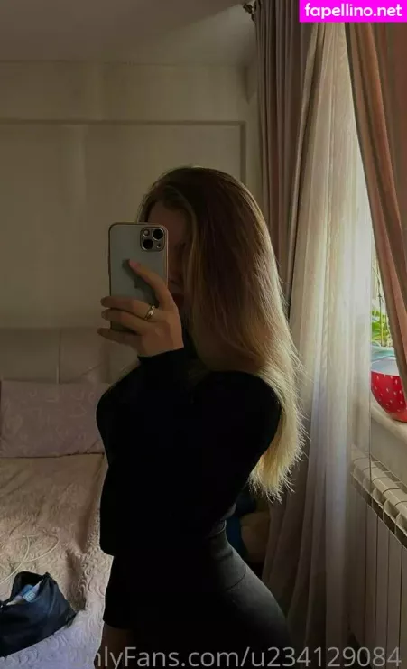 Flora Belll OnlyFans Thumbnail #X7vuM4NN7X