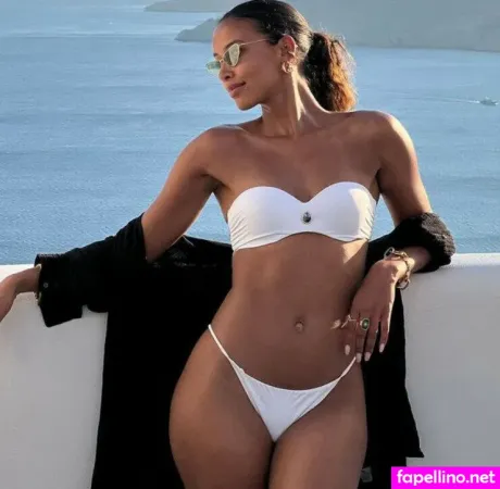 Flora Coquerel OnlyFans Thumbnail #JfiCAmMKLG