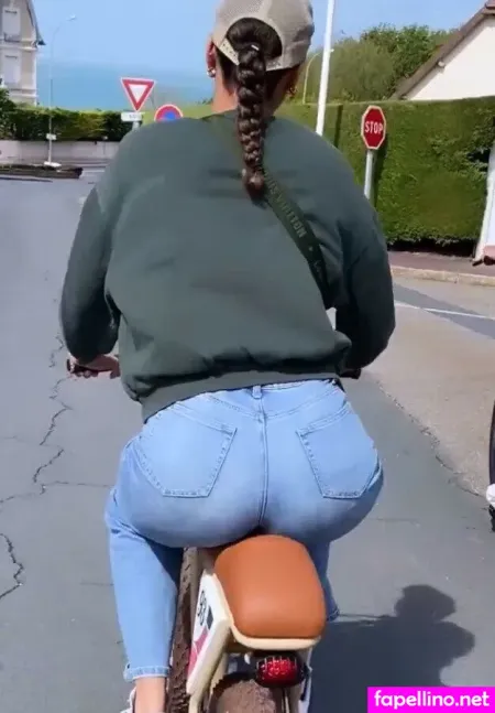 Flora Coquerel OnlyFans Thumbnail #MaeM0NQIMB