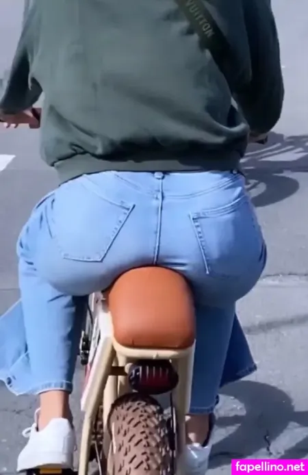 Flora Coquerel OnlyFans Thumbnail #jhckCiPaZl