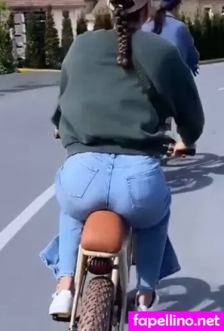 Flora Coquerel OnlyFans Thumbnail #qvk7Ct3eAc