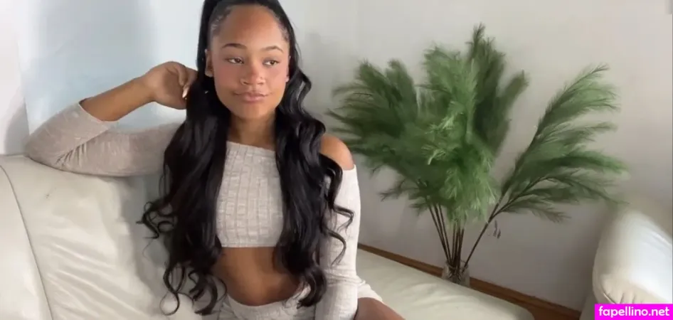 Flora Farrell OnlyFans Thumbnail #d20oNArlM7