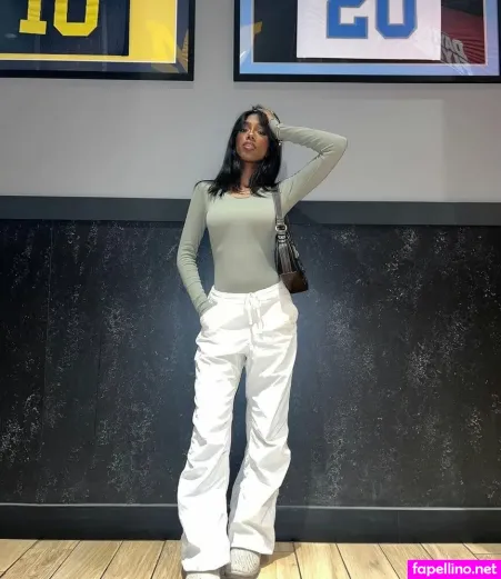 Flora Isaac OnlyFans Thumbnail #7DEWMVzq3l