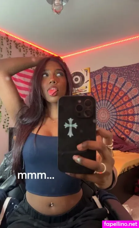 Flora Isaac Main Profile Photo