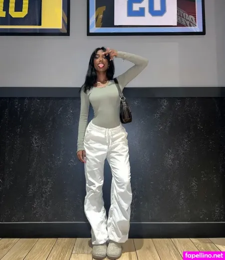 Flora Isaac OnlyFans Thumbnail #QSX3Px1CWf