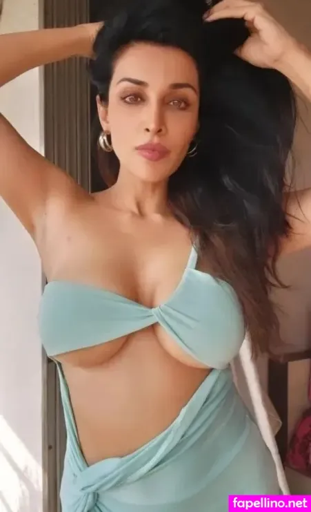 Flora Saini OnlyFans Thumbnail #InBvUNY324