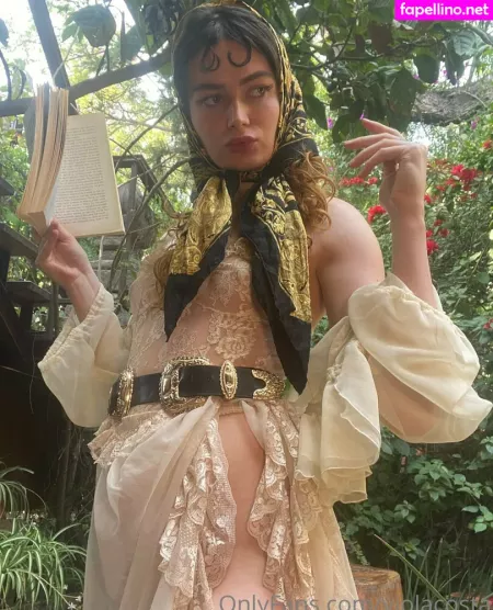 Floraauclair OnlyFans Thumbnail #fYcD9NaUuD