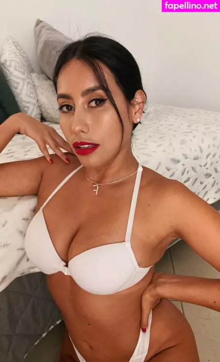 Florabellafree OnlyFans Thumbnail #0VoQkg8FcB