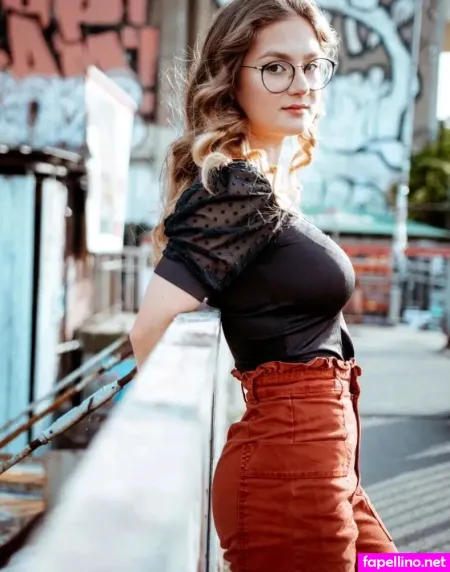 Florentine Osche OnlyFans Thumbnail #6obKJLewJ8