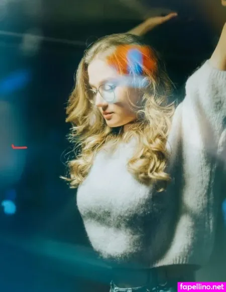 Florentine Osche OnlyFans Thumbnail #7nhDafbUMX