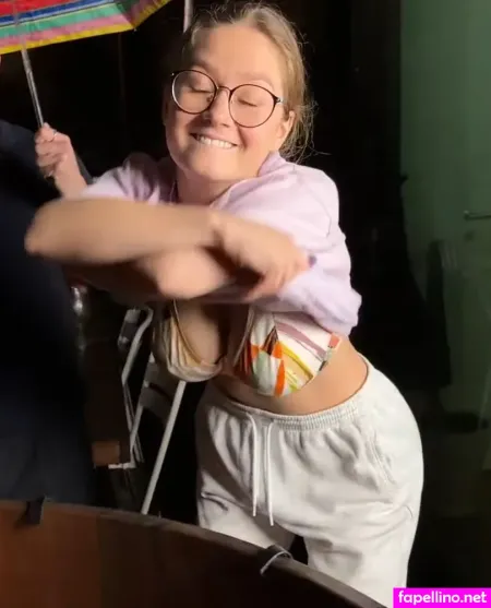 Florentine Osche OnlyFans Thumbnail #9OVNsvIXCO