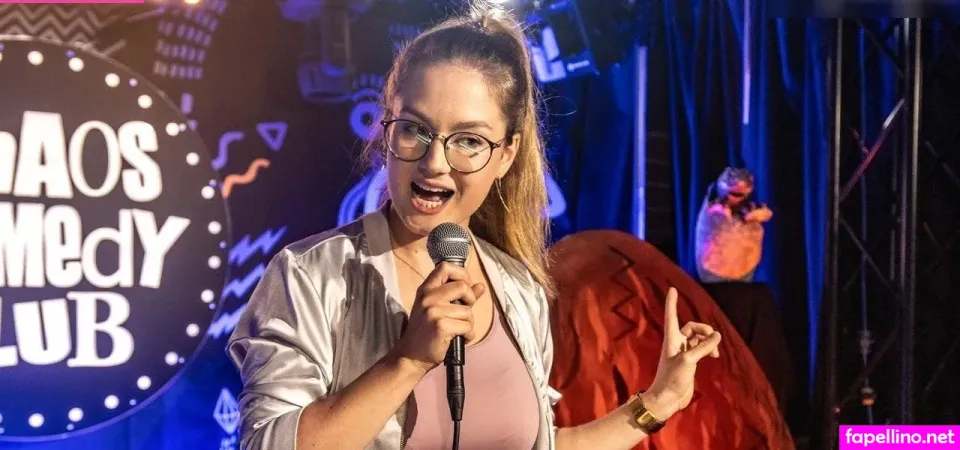 Florentine Osche OnlyFans Thumbnail #J9ITatL9Fd