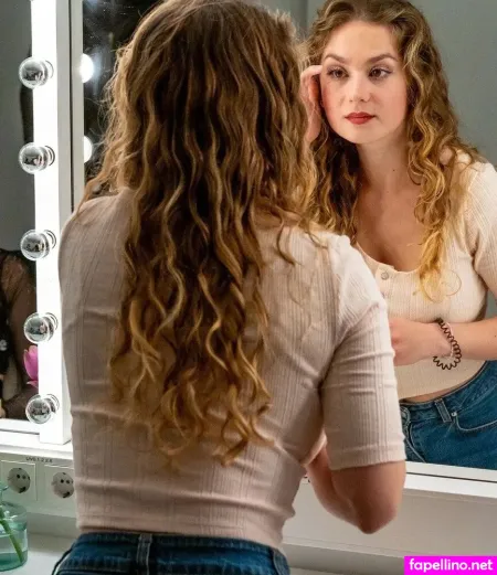 Florentine Osche OnlyFans Thumbnail #NsX1GviyNs