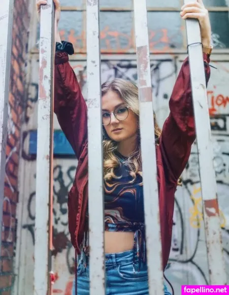 Florentine Osche OnlyFans Thumbnail #whivKf0I27