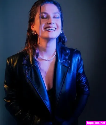 Florentine Osche OnlyFans Thumbnail #xC3rht9ELm