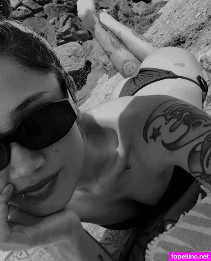 floresyespinasss Nude Leaked OnlyFans Photo #2WIeSxzaG9