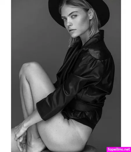 Floriane Desmaret OnlyFans Thumbnail #MWtjP4iDcv