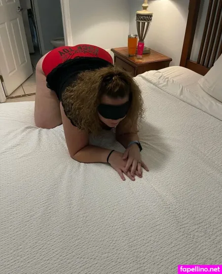Floridahotwife69 OnlyFans Thumbnail #Tom0HyAZnh