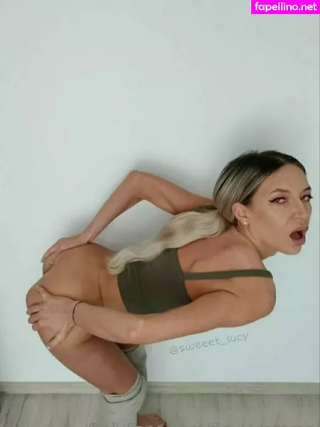 Floweremma OnlyFans Thumbnail #j2P0f9JOBi