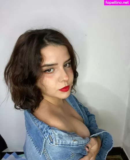 Floweremma OnlyFans Thumbnail #vI1eK6Luum