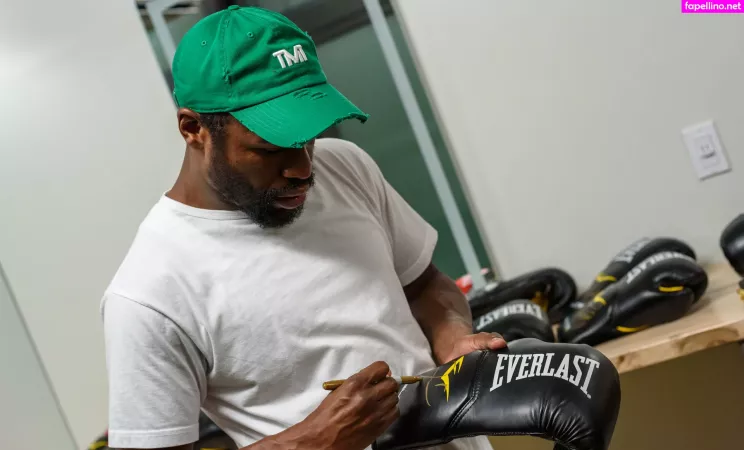 Floydmayweather OnlyFans Thumbnail #2wLRC8rfg4