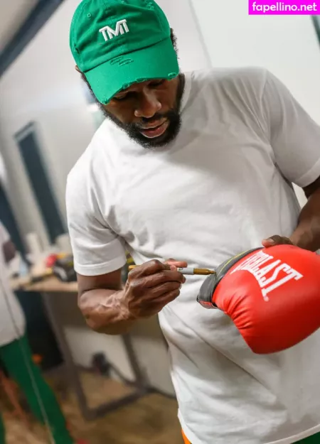 Floydmayweather OnlyFans Thumbnail #Kt8b2nSKra