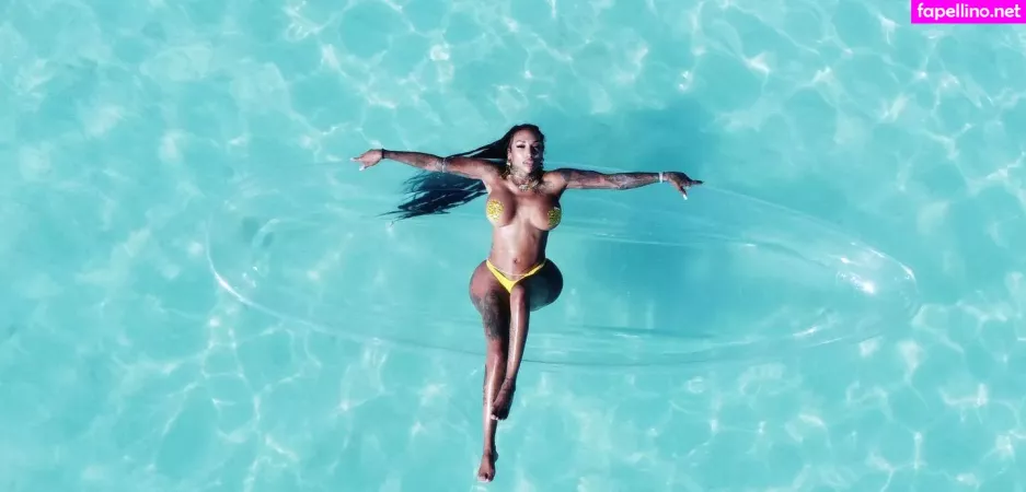 Flyyytattedsky OnlyFans Thumbnail #OSKdd1tzMI