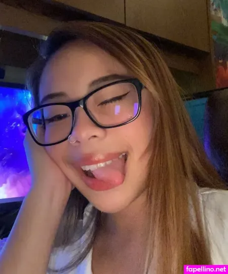 Folsee OnlyFans Thumbnail #EgjjX8YgzL