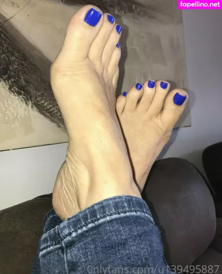 Foot Mistress Miss B OnlyFans Thumbnail #IWo2tWaVto