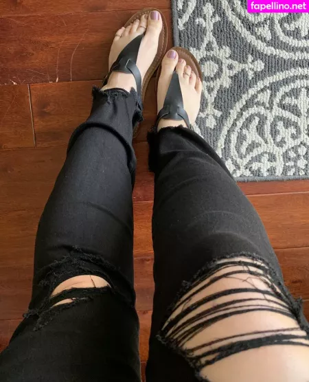 Foot The Bills OnlyFans Thumbnail #WbbVB9bpO1