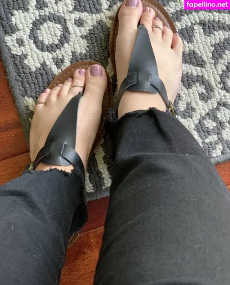 Foot The Bills OnlyFans Thumbnail #WoLXpfAKhW